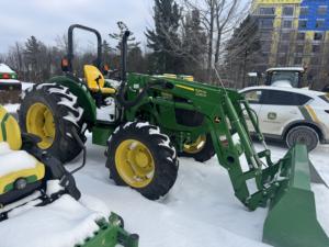 Tracteur haute performance JOHN DEERE 5055E d'occasion, très demandé, prêt à être expédié avec la meilleure offre de réduction - Product Image 5