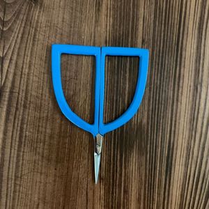 Tijeras Pudgie de Kelmscott Designs, ideales para bordado, punto de cruz y quilting. - Product Image 2