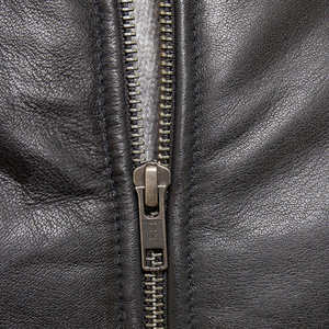 แจ็คเก็ตหนังดีไซน์พรีเมียมสไตล์ไฮสตรีทสำหรับผู้ชาย แจ็คเก็ตหนังแฟชั่นพรีเมียมสำหรับฤดูหนาว - Product Image 4