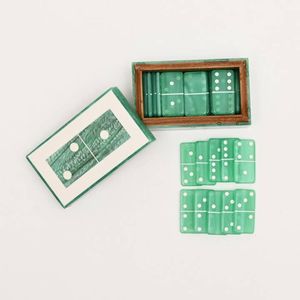 Colección de Dominó de Resina Verde de Alta Calidad con Bordes Lisos, Puntos Blancos Clásicos y Juego de Dominó Decorativo - Product Image 3