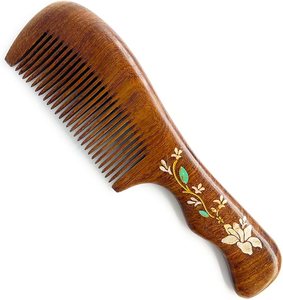 Peigne artisanal en bois naturel de qualité export, personnalisé pour salon, à dents fines, pour cheveux fins et épais, biodégradable - Product Image 1