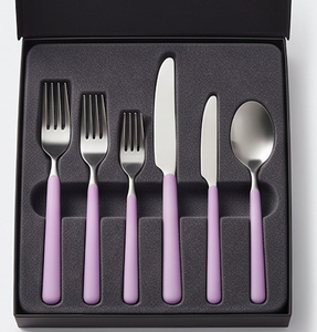 Ensemble de couverts modernes en acier inoxydable avec manche en résine rose, passe au lave-vaisselle, pour mariage et repas. - Product Image 6