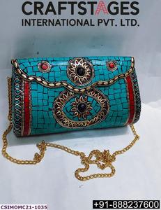 Bolso de Mano Metálico Hecho a Mano por Craftstages International con Cadena Metálica |   Bolso de Noche Étnico de Diseño para Mujer, 1-1.9L - Product Image 2