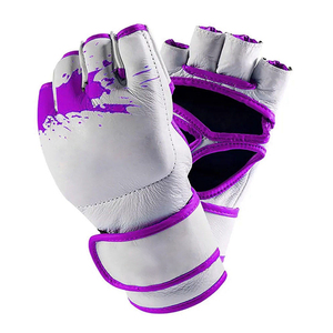 Gants de MMA demi-doigts pour hommes OEM en cuir anti-humidité avec fermeture à lacets et poignet auto-agrippant, fabriqués au Pakistan - Product Image 2
