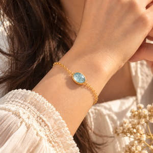 Pulsera Ovalada de Cuarzo Aguamarina Natural - Pulsera de Cabujón con Cadena de Cable Chapada en Oro Hecha a Mano, Regalo de Joyería para Ella - Product Image 2