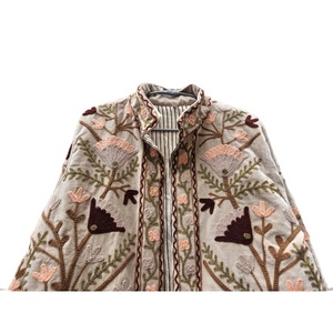 Chaqueta de invierno con bordado de terciopelo hecha a mano con diseño Floral indio, chaqueta ligera Bohemia chic de la mejor calidad, ajuste bohemio cómodo - Product Image 4