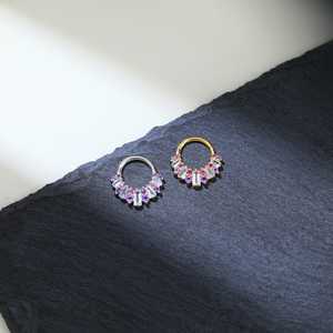 Anneau de piercing pour le nez Daith Clicker en argent sterling 925 plaqué or 14 carats avec topaze blanche, améthyste et grenat rhodolite - Product Image 2