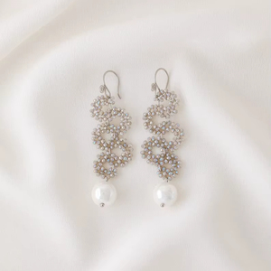 Pendientes Largos de Serpiente con Cuentas y Perlas Onduladas, Elegantes y Modernos, Chapados en Oro, de Plata de Ley, Joyería para Mujer - Product Image 1