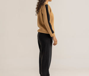 Sudadera de cuello redondo para mujer, diseño moderno, informal, para invierno, color negro y tostado, 100% algodón, forro polar ecológico en la parte delantera - Product Image 5