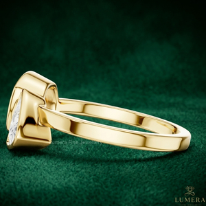 Bague en Moissanite plaquée or 18 carats, taille Trillion et taille Coussin, pour femme |   Bague de fiançailles de luxe avec serti - Product Image 2