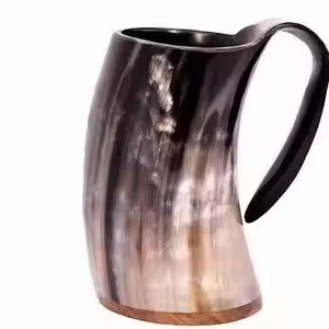 Mug en corne de buffle naturelle de haute qualité avec poignée, idéal pour la bière, le vin et le café. Mug en corne de haute qualité à vendre. - Product Image 6