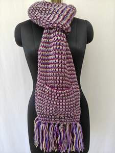 Bufanda Tejida Gruesa de Lujo Unisex - Diseño de Ganchillo Acabado a Mano - Accesorio Suave de Invierno con Logotipo de Marca Personalizado - Product Image 6