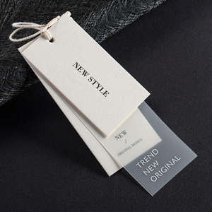 Étiquettes suspendues personnalisées pour vêtements avec logo, étiquettes en papier colorées de forme personnalisée, directement de l'usine pour les marques de vêtements - Product Image 3