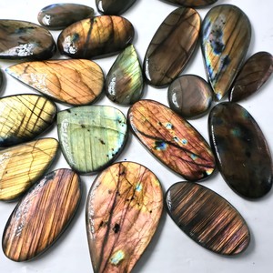 ลูกปัดอัญมณีลาบราดอไรต์ธรรมชาติสีม่วงหลายเม็ดอัญมณีหินลาบราดอไรต์ไฟสีม่วงสำหรับทำเครื่องประดับ - Product Image 2