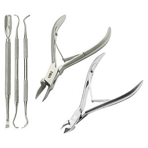 ชุดเครื่องมือตัดเล็บ 5 ชิ้น พร้อมที่ตัดเล็บโค้ง ที่ตัดหนังกำพร้า ที่ดึงหนังกำพร้า และที่ดันหนังกำพร้าแบบสองด้าน - Product Image 1