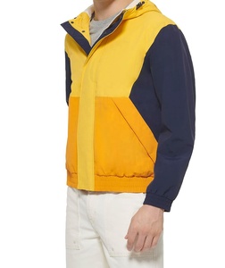 Veste coupe-vent à fermeture éclair en tissu polyester, chaude, résistante à l'usure, style rétro, color block, grande taille, avec capuche, pour homme - Product Image 4