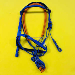 La brida de carrera de aspecto de cuero está hecha de PVC suave de alta calidad que es muy fácil de limpiar y mantener - Product Image 3