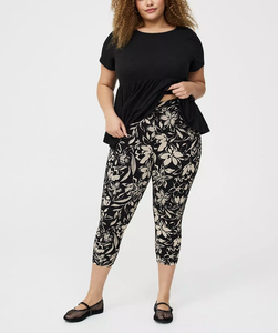 Custom Buttery Soft Printed Women's Capri <b>Leggings</b> <b>with</b> <b>Pockets</b> High Waisted Tummy Control Wrinkle-Resistant Streetwear Fashion - Product Image 4