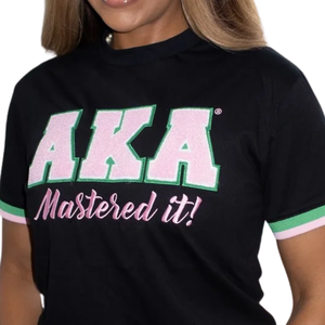Camiseta Negra Personalizada para Mujer con Bordado 'Mastered It', Manga Corta, Cuello Redondo, Estilo Casual, con Detalles en Rosa y Verde - Product Image 3