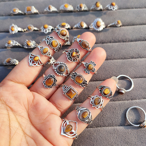 Anillos de latón con ojo de tigre al por mayor, chapados en plata oxidada, estilo bohemio, surtido de joyería vintage para mujeres y hombres - Product Image 1