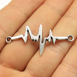 Connecteur de forme d'onde ECG 44x20mm en alliage de zinc argent antique <span class=keywords><strong>pour</strong></span> la décoration de porte-<span class=keywords><strong>badge</strong></span> d'infirmière - Product Image 1