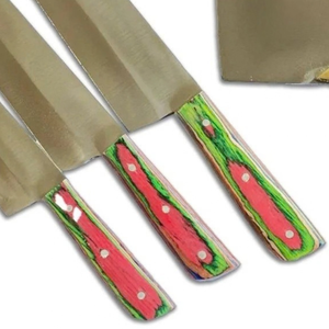 Juego de Cuatro Cuchillos de Carnicero de Acero al Carbono y Hacha para Carne con Hojas Plateadas y Mangos Multicolor Rojo y Verde para Cortar Carne en la Cocina - Product Image 2