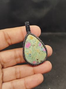 Colgante de Macramé con Fuchsite Rubí y Gemas Naturales Mixtas, Colgante de Macramé Hecho a Mano, Lote Mixto - Product Image 3
