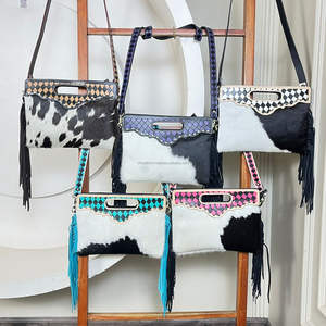 Sac à bandoulière en cuir à carreaux tendance en gros, sac à main pour femmes en cuir de vache véritable avec franges - Product Image 4