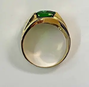 Anillo de Sello Vintage para Hombre con Moissanita Verde de Corte Brillante Redondo de 8 Quilates, Plata de Ley 925 Chapada en Oro Amarillo, para Fiesta - Product Image 4