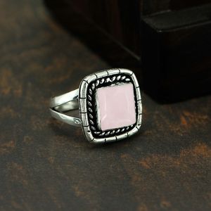 Anillos de Plata de Ley 925 con Diseño Elegante de Cuarzo Rosa, Estilo Vintage, Corte Cuadrado, Anillos de Diseñador para Uso Diario - Product Image 4