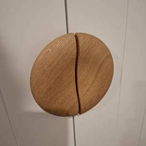 Poignée de meuble sculptée en bois moderne, accessoire de quincaillerie unique et durable pour tiroirs, armoires et placards - Product Image 6