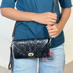 Bolso de Mano Mini de Cuero Genuino Hecho a Mano para Mujer, con Patrón Floral en Relieve, para Efectivo y Tarjetas, Estilo Bandolera, Novedad 2026, Superventas - Product Image 1