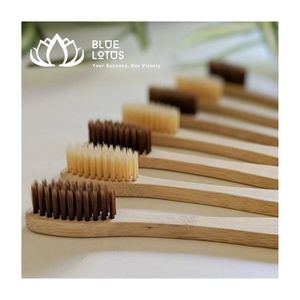 Cepillo de Dientes de Bambú Ecológico DISPONIBLE con Cerdas Medianas para Limpieza Diaria - Product Image 1