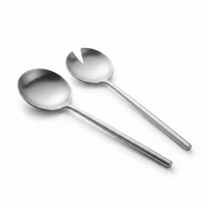 Juego de Cubiertos Modernos con Mango Dorado para Servir Ensaladas, Tenedor y Cuchara de Metal, Acabado Espejo, Aptos para Lavavajillas, para Catering - Product Image 6