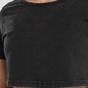 T-shirt court respirant personnalisé pour femme, délavé à l'acide, style vintage, col rond, manches courtes, avec appliqué décoratif personnalisé en GSM - Product Image 4