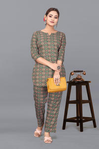 ชุดเซ็ตผ้าโพลีเรยอนพิมพ์ลายสำหรับผู้หญิง สีเขียว เป็นมิตรกับสิ่งแวดล้อม คอกลม คุณภาพสูง คอลเลคชั่นบูติก Kiran Nexus ไซส์ S ถึง 3XL - Product Image 3