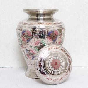 Urnas de Cremación de Latón de Primera Calidad, Grabadas a Mano, para Cenizas Humanas, Urna de Latón Personalizada, Urnas de Latón Hechas a Mano para Cenizas de Adultos, Venta al por Mayor - Product Image 5