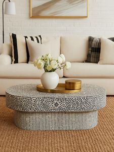 Table basse en os incrusté, faite à la main, mobilier décoratif pour espaces de vie internationaux - Product Image 4