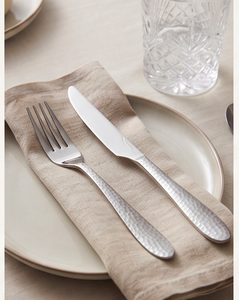 Ensemble de couverts en acier inoxydable avec manche martelé, finition miroir haute brillance, résistant à la rouille, design minimaliste pour la vaisselle de mariage - Product Image 3