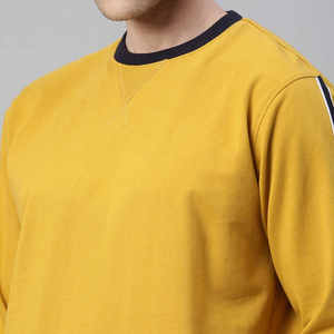 เสื้อสเวตเชิ้ตคอกลมสีเหลืองมัสตาร์ดแต่งขอบกรมท่า แขนยาว สำหรับผู้ชาย ขายส่ง รับสกรีนโลโก้ - Product Image 6