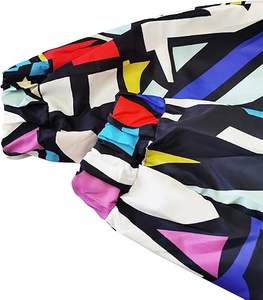 Conjunto Deportivo Casual de Otoño para Mujer de Alta Calidad, Conjunto de Dos Piezas en Negro Neón y Gris, Chaqueta Cortavientos y Pantalones Deportivos, Personalizable para Chicas - Product Image 5