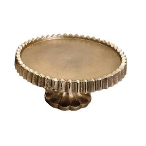 Bol en métal doré artisanal, forme ronde, travail fantaisie, pour servir, idéal pour les mariages, Diwali, bols décoratifs élégants pour la table - Product Image 1