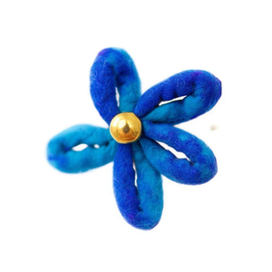 Achetez une épingle à cheveux en feutre de laine faite à la main avec un design de fleur en cristal, accessoires de mode en provenance du Népal - Product Image 2