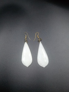 Boucles d'oreilles créoles Amaira Jewels en argent 925 plaqué or, serties de perles d'eau de mer, style minimaliste, pour femme, à porter au quotidien - Product Image 5