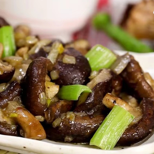 2026 NEW CROP Dried Shiitake Mushroom BEST SELLER - Thick Meat Black Mushroom from Vietnam - Product Image 2