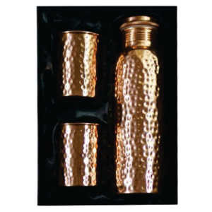 Ensemble de bouteilles d'eau en cuivre pur avec 2 verres, design imprimé en relief, boîte cadeau en velours de luxe, récipient en cuivre ayurvédique, bouteille en cuivre - Product Image 2