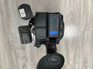 กล้องวิดีโอระดับมืออาชีพ Panasonic AG-AC90AMC สภาพ 90% ของแท้ ซูมออปติคอล 12 เท่า เหมาะสำหรับการประชุม - Product Image 1