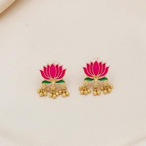ชุดเครื่องประดับเงินชุบอัลลอยด์ สร้อยคอ ต่างหู แหวน ประดับเพทายสีชมพู ลายดอกบัว สไตล์ชาติพันธุ์ สำหรับงานแต่งงาน งานปาร์ตี้ งานวันเกิด เหมาะสำหรับผู้หญิงและเด็กผู้หญิง - Product Image 3