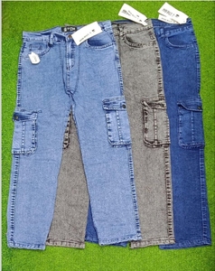 Jeans pour hommes à jambe droite, en denim uni, coupe classique, pour un usage décontracté et extérieur, disponibles à prix compétitif, directement de l'usine. - Product Image 3