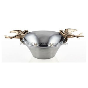 ชามช็อคโกแลตโลหะตกแต่งแบบโบราณพร้อมการแกะสลักดอกไม้หรูหราเหมาะสำหรับงานทางศาสนาหรืองานรื่นเริง - Product Image 1